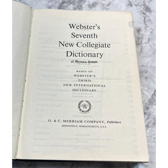 Vintage 1967 Websters Seventh New Collegiate Dictionary Hardcover Blue with Gold - Picture 2 of 16